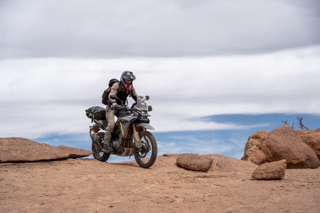 Voyage moto au Maroc - piste dans le désert avec Authentic Atlas